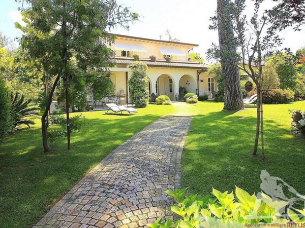 casa indipendente in vendita a Forte dei Marmi
