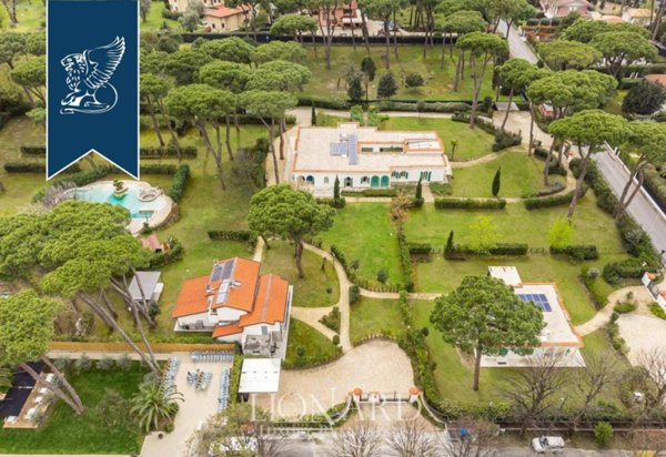 villa in vendita a Forte dei Marmi in zona Roma Imperiale