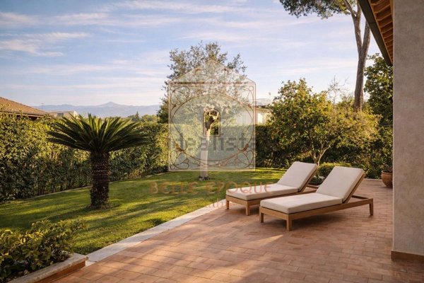 casa indipendente in vendita a Forte dei Marmi in zona Roma Imperiale