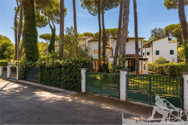 casa indipendente in vendita a Forte dei Marmi in zona Vittoria Apuana