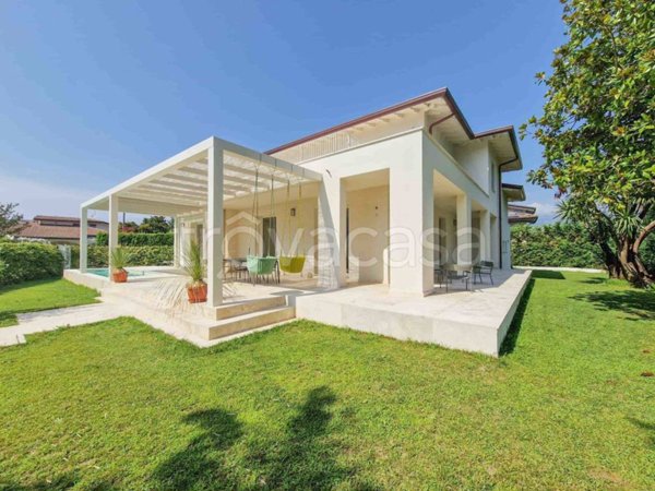 casa indipendente in vendita a Forte dei Marmi