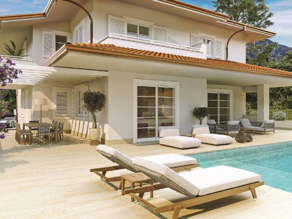 casa indipendente in vendita a Forte dei Marmi in zona Vaiana