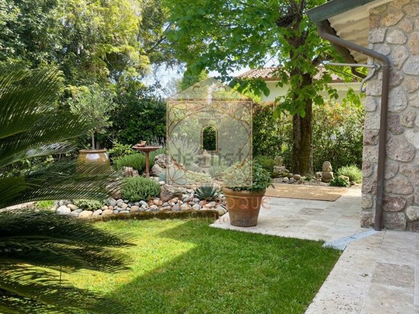 casa indipendente in vendita a Forte dei Marmi in zona Vittoria Apuana