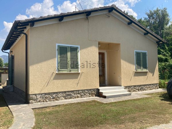 quadrivano in vendita a Forte dei Marmi in zona Vaiana