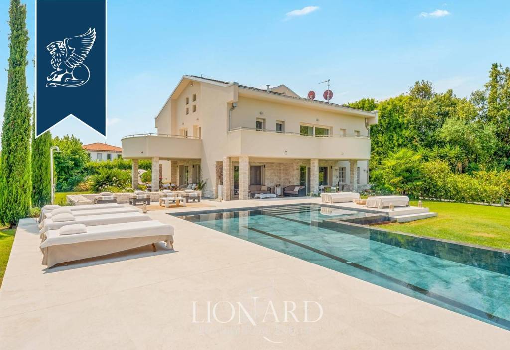 casa indipendente in vendita a Forte dei Marmi