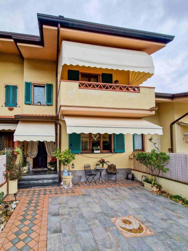 casa indipendente in vendita a Forte dei Marmi in zona Roma Imperiale