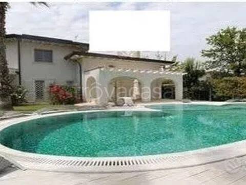 casa indipendente in vendita a Forte dei Marmi