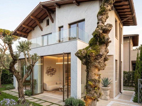 casa indipendente in vendita a Forte dei Marmi in zona Vittoria Apuana