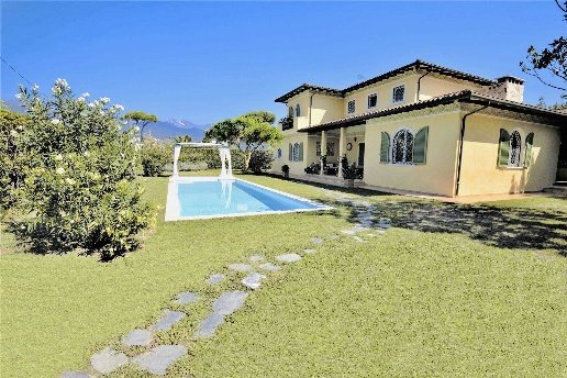 casa indipendente in vendita a Forte dei Marmi