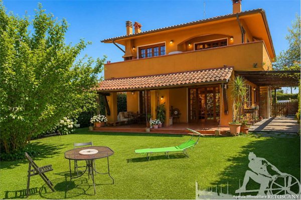 casa indipendente in vendita a Forte dei Marmi in zona Vittoria Apuana