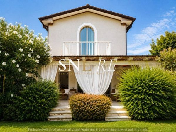 casa indipendente in vendita a Forte dei Marmi in zona Vittoria Apuana
