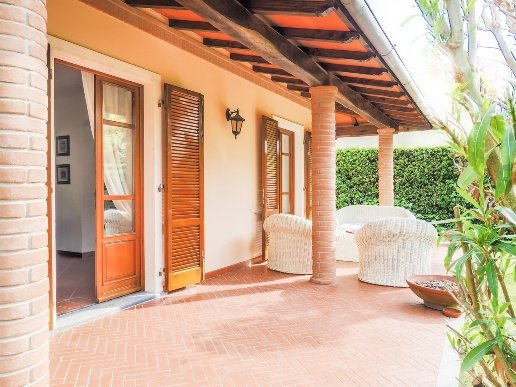 casa indipendente in vendita a Forte dei Marmi in zona Roma Imperiale