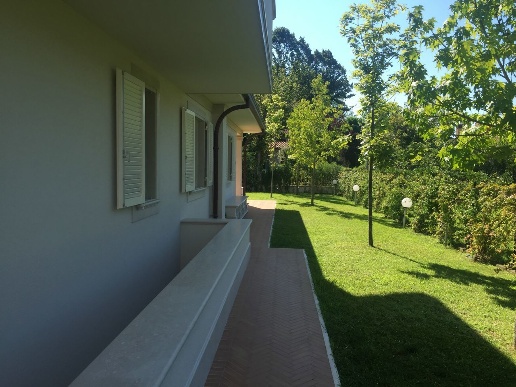 casa indipendente in vendita a Forte dei Marmi in zona Vaiana