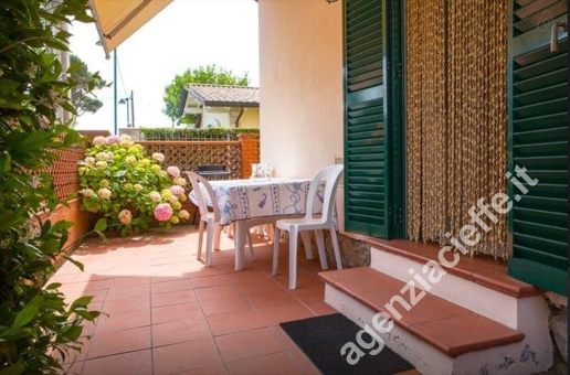 casa indipendente in vendita a Forte dei Marmi in zona Roma Imperiale