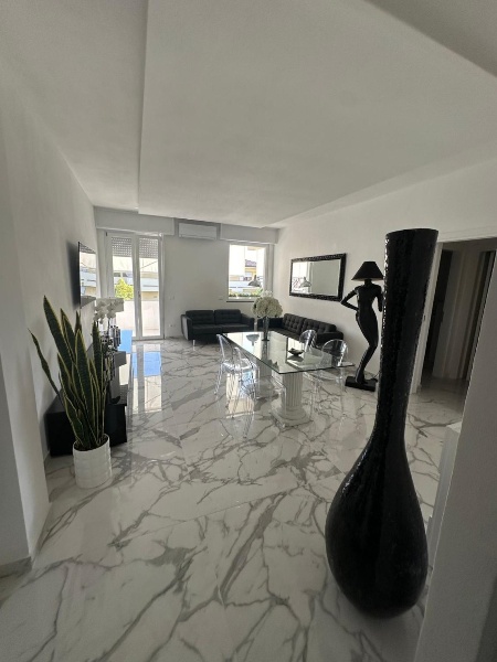 appartamento in vendita a Forte dei Marmi in zona Vittoria Apuana