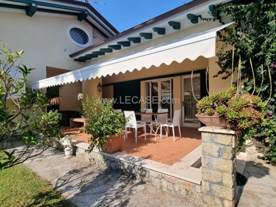 casa indipendente in vendita a Forte dei Marmi