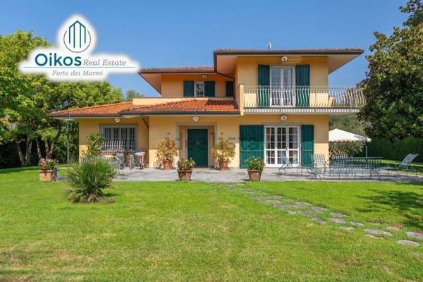 casa indipendente in vendita a Forte dei Marmi
