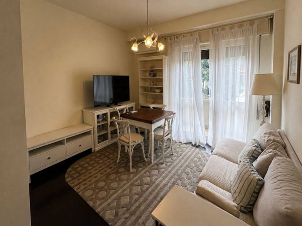appartamento in vendita a Forte dei Marmi in zona Roma Imperiale