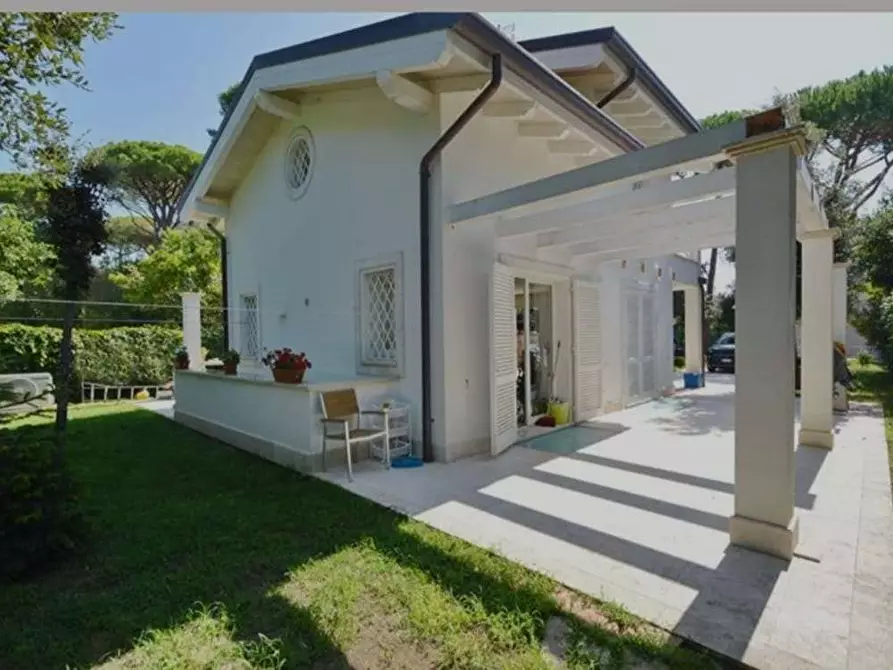 casa indipendente in vendita a Forte dei Marmi in zona Roma Imperiale