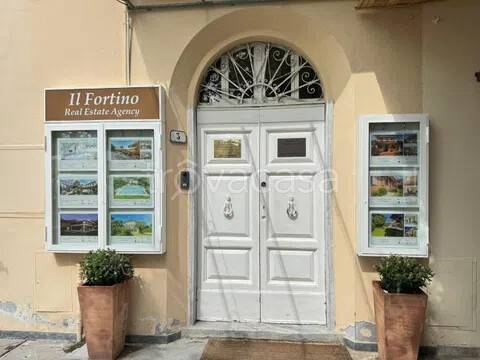 casa indipendente in vendita a Forte dei Marmi in zona Roma Imperiale
