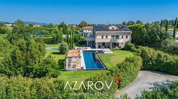 casa indipendente in vendita a Forte dei Marmi in zona Vittoria Apuana