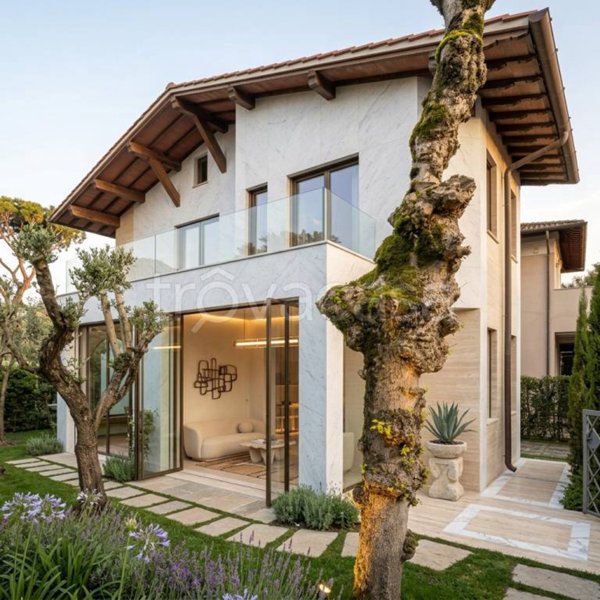 casa indipendente in vendita a Forte dei Marmi
