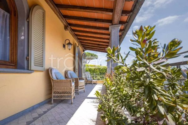 casa indipendente in vendita a Forte dei Marmi in zona Roma Imperiale