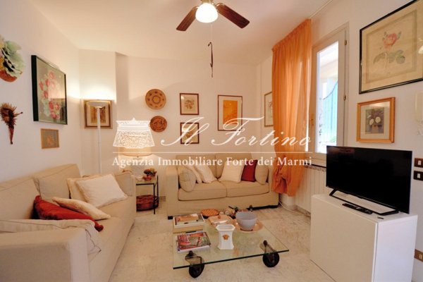 appartamento in vendita a Forte dei Marmi in zona Roma Imperiale