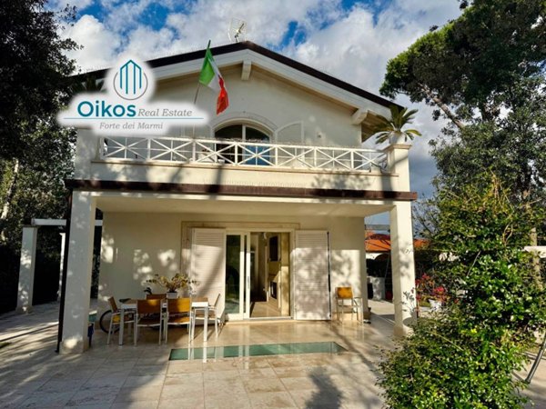 casa indipendente in vendita a Forte dei Marmi