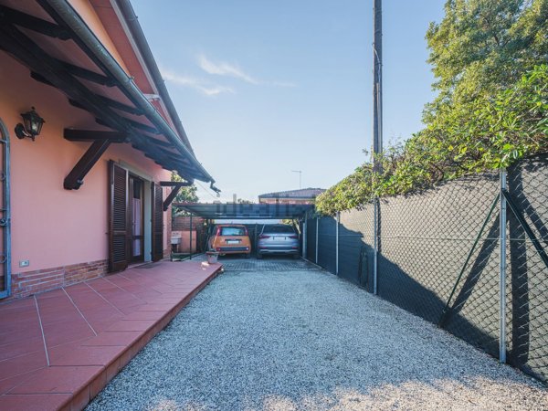 casa indipendente in vendita a Forte dei Marmi in zona Vittoria Apuana