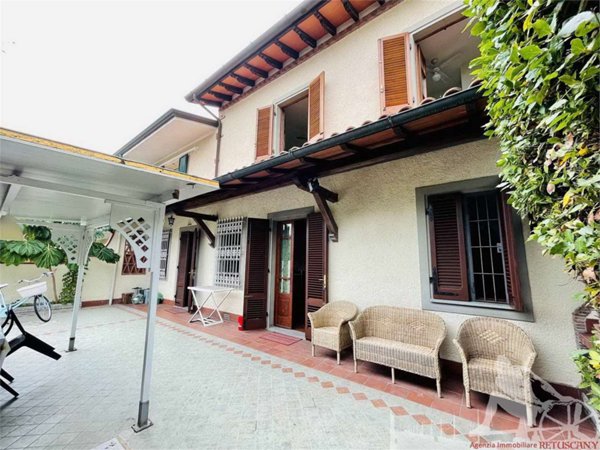 casa indipendente in vendita a Forte dei Marmi in zona Vittoria Apuana