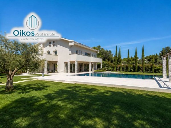 casa indipendente in vendita a Forte dei Marmi in zona Vaiana