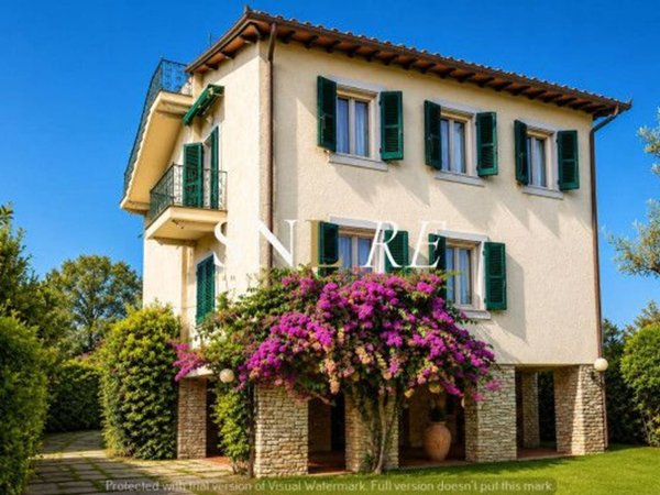 casa indipendente in vendita a Forte dei Marmi in zona Vittoria Apuana