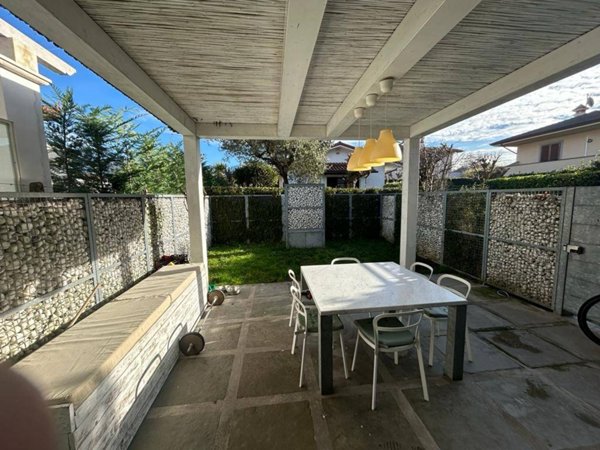 casa indipendente in vendita a Forte dei Marmi in zona Vittoria Apuana