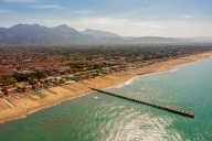 casa indipendente in vendita a Forte dei Marmi in zona Vittoria Apuana