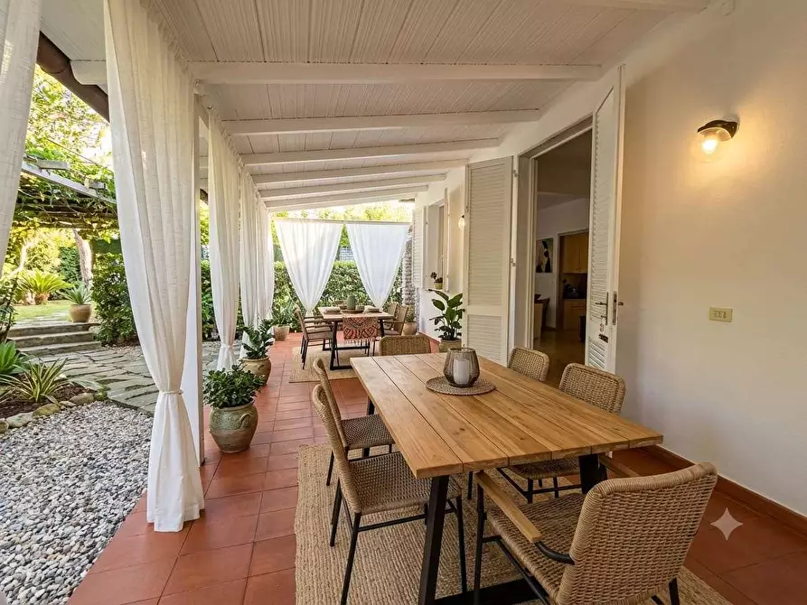 casa indipendente in vendita a Forte dei Marmi in zona Vittoria Apuana
