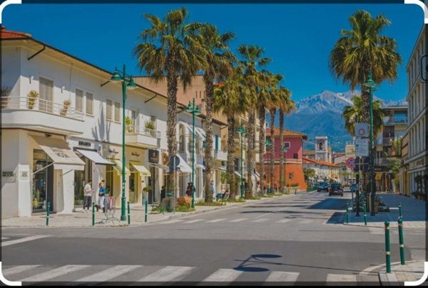 casa indipendente in vendita a Forte dei Marmi in zona Vittoria Apuana