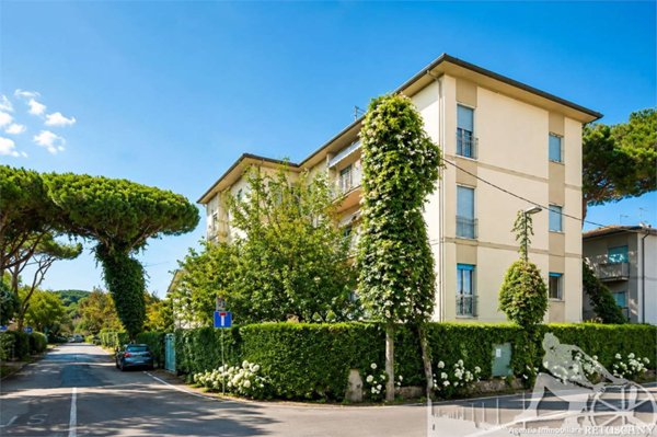 appartamento in vendita a Forte dei Marmi in zona Vittoria Apuana