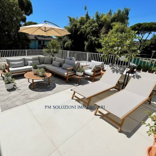 casa indipendente in vendita a Forte dei Marmi in zona Vaiana