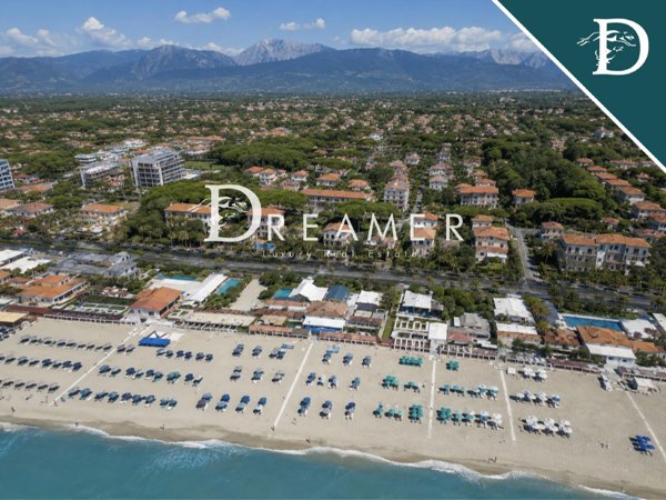 casa indipendente in vendita a Forte dei Marmi in zona Roma Imperiale