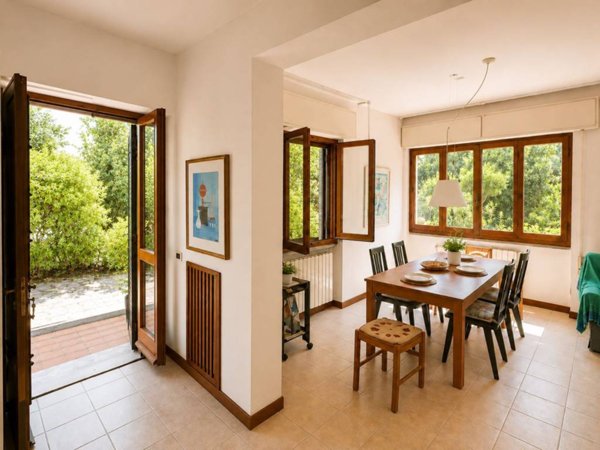 casa indipendente in vendita a Forte dei Marmi in zona Vittoria Apuana