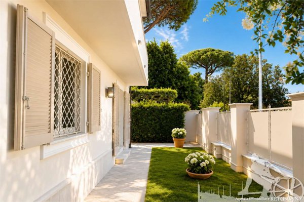 casa indipendente in vendita a Forte dei Marmi in zona Vittoria Apuana