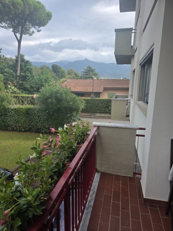 appartamento in vendita a Forte dei Marmi in zona Vittoria Apuana