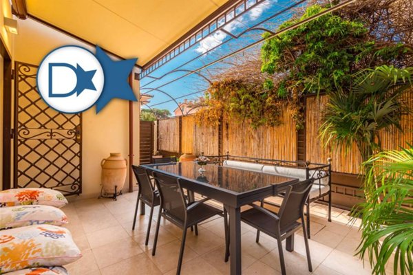 casa indipendente in vendita a Forte dei Marmi in zona Roma Imperiale