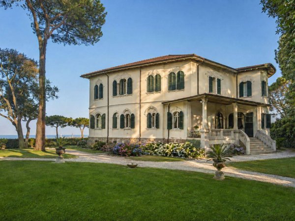 casa indipendente in vendita a Forte dei Marmi in zona Roma Imperiale