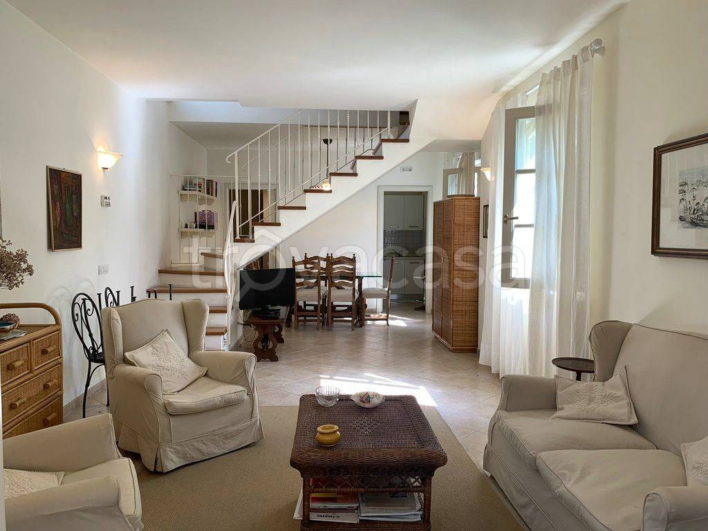 casa indipendente in vendita a Forte dei Marmi in zona Roma Imperiale
