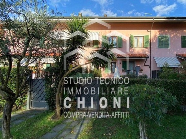 casa indipendente in vendita a Forte dei Marmi in zona Vittoria Apuana