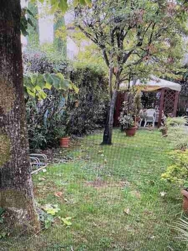 casa indipendente in vendita a Forte dei Marmi in zona Vittoria Apuana
