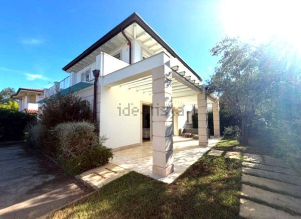 casa indipendente in vendita a Forte dei Marmi in zona Vittoria Apuana
