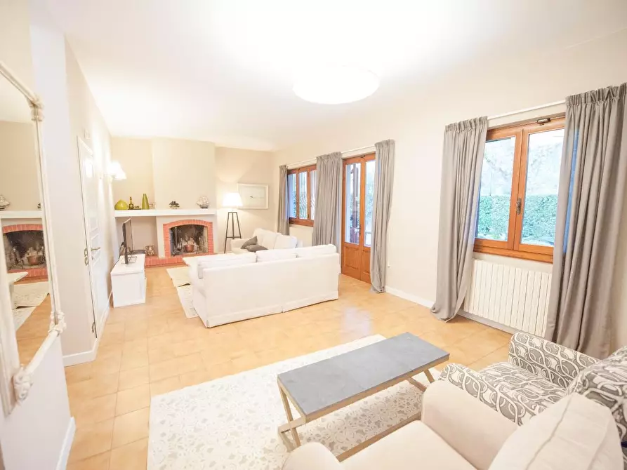 casa indipendente in vendita a Forte dei Marmi in zona Roma Imperiale